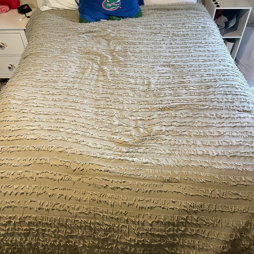 Urban Outfitters Sage Green Comforter Size Full